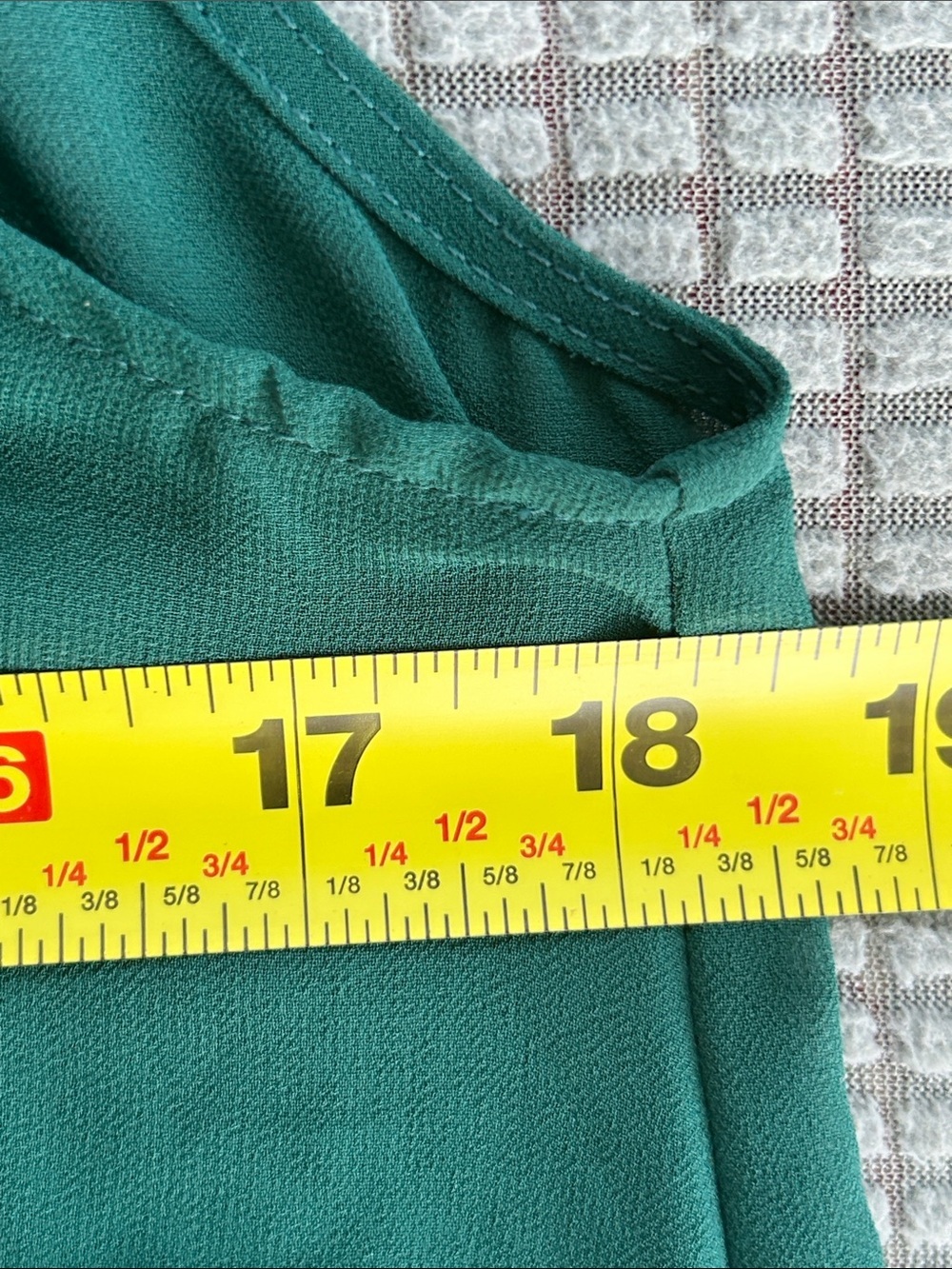 Sleeveless Button-Front Chiffon Blouse - Emerald Green - Picture 4 of 6